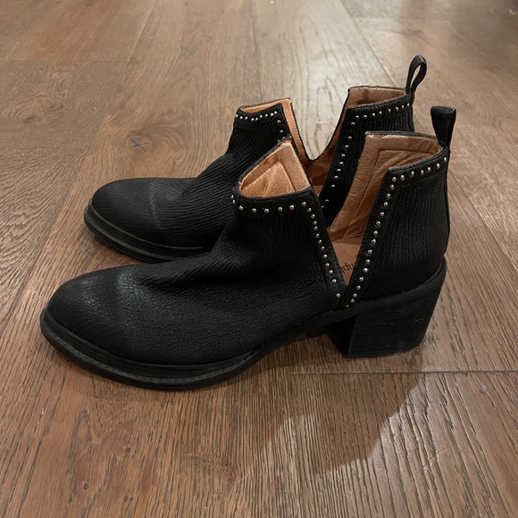 Jeffrey Campbell ankle booties - Picture 4 of 6